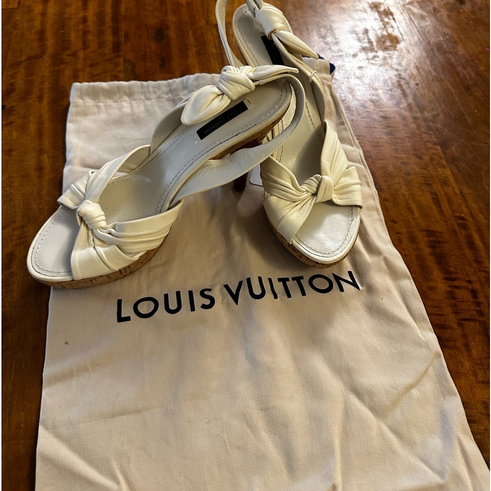 Brand New never worn Louis Vuitton